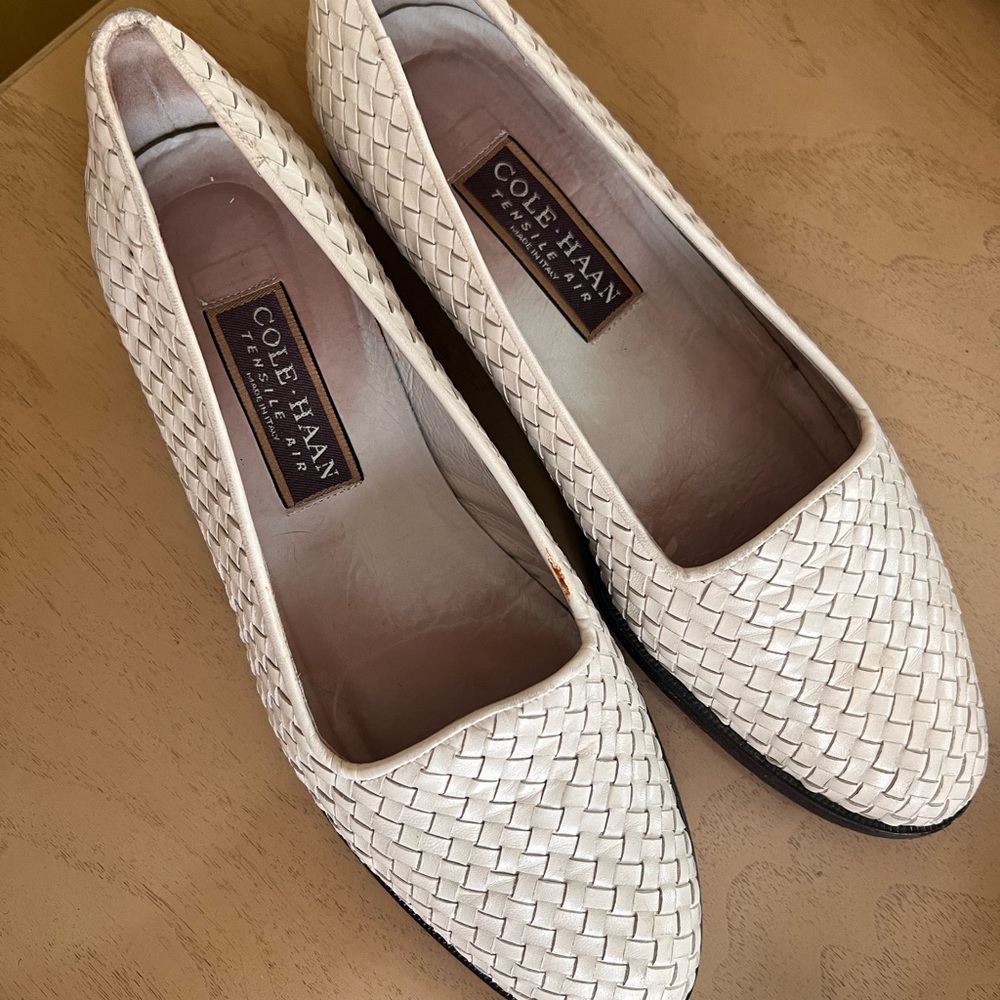 Cole Haan Women's Cream Woven Loafers w/cedar shoe trees, size 8